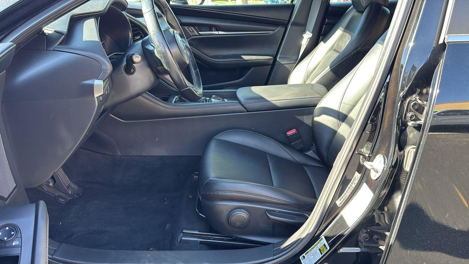 Used 2021 MAZDA MAZDA3 s image 18