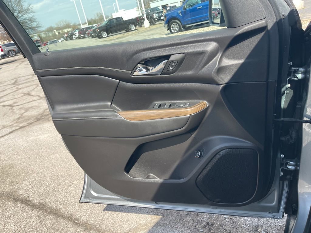 Certified 2023 GMC Acadia SLE w/ Driver Convenience Package image 35