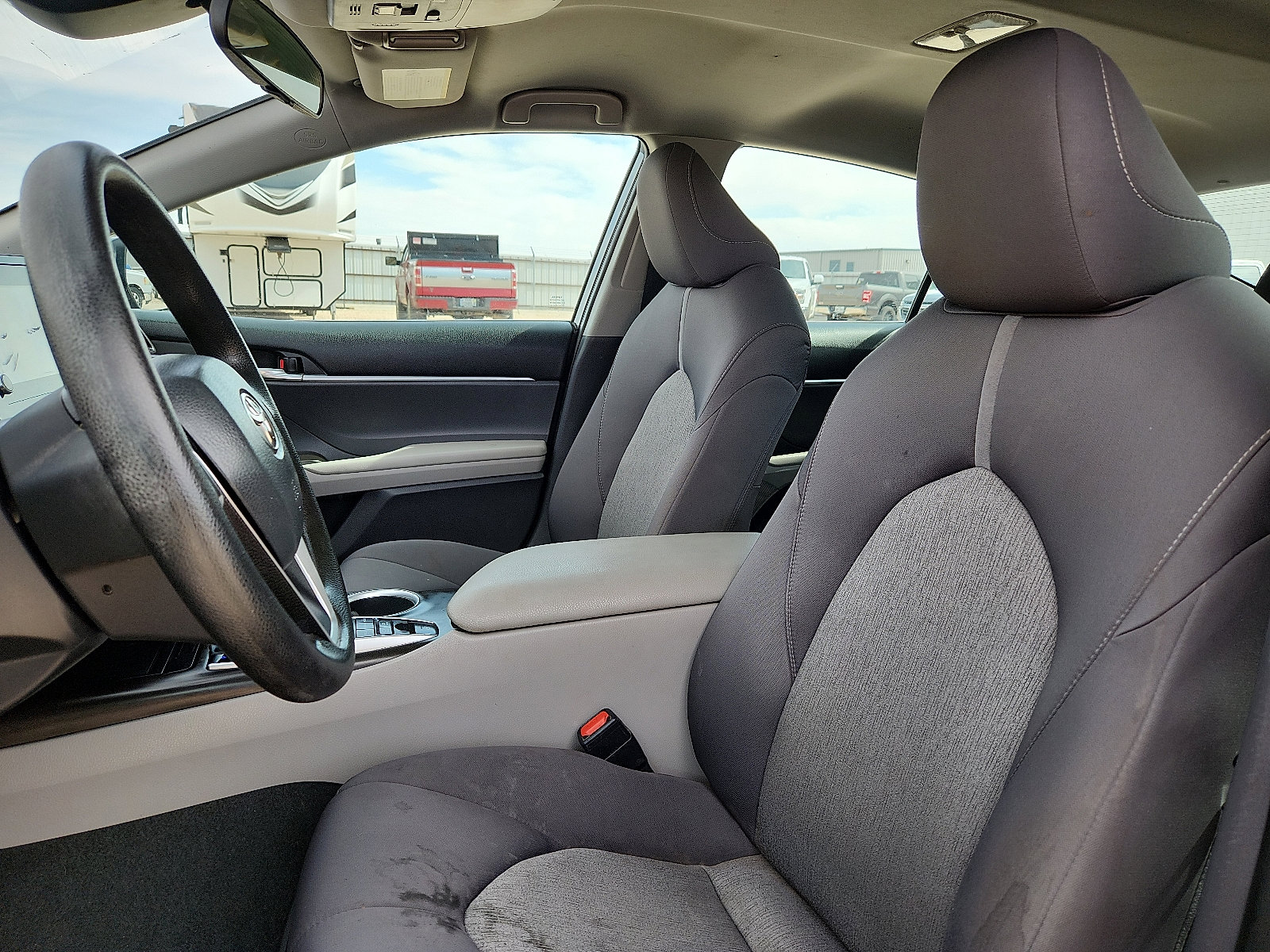 Used 2022 Toyota Camry LE FWD image 11