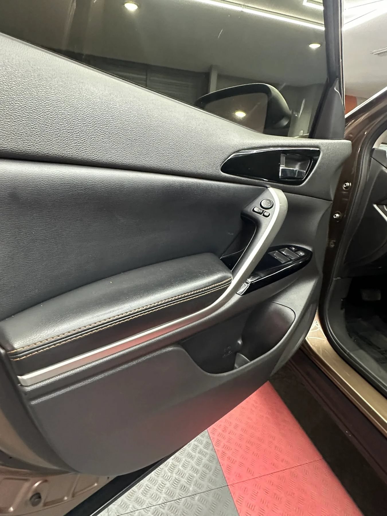 Used 2018 Mitsubishi Eclipse Cross SEL AWD/4WD image 9