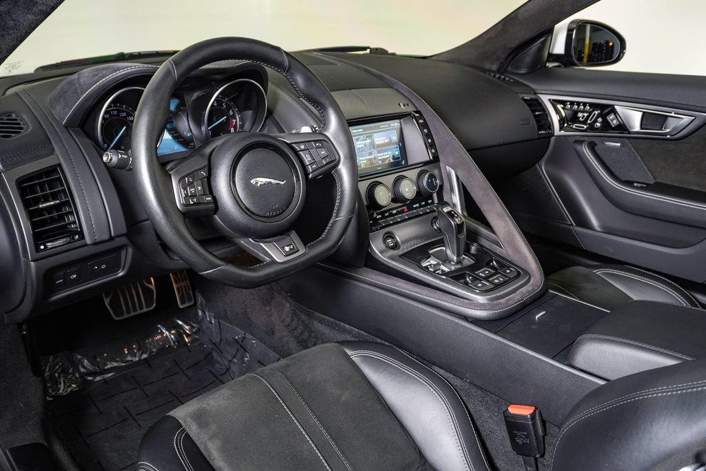 Used 2017 Jaguar F-TYPE R AWD/4WD image 22