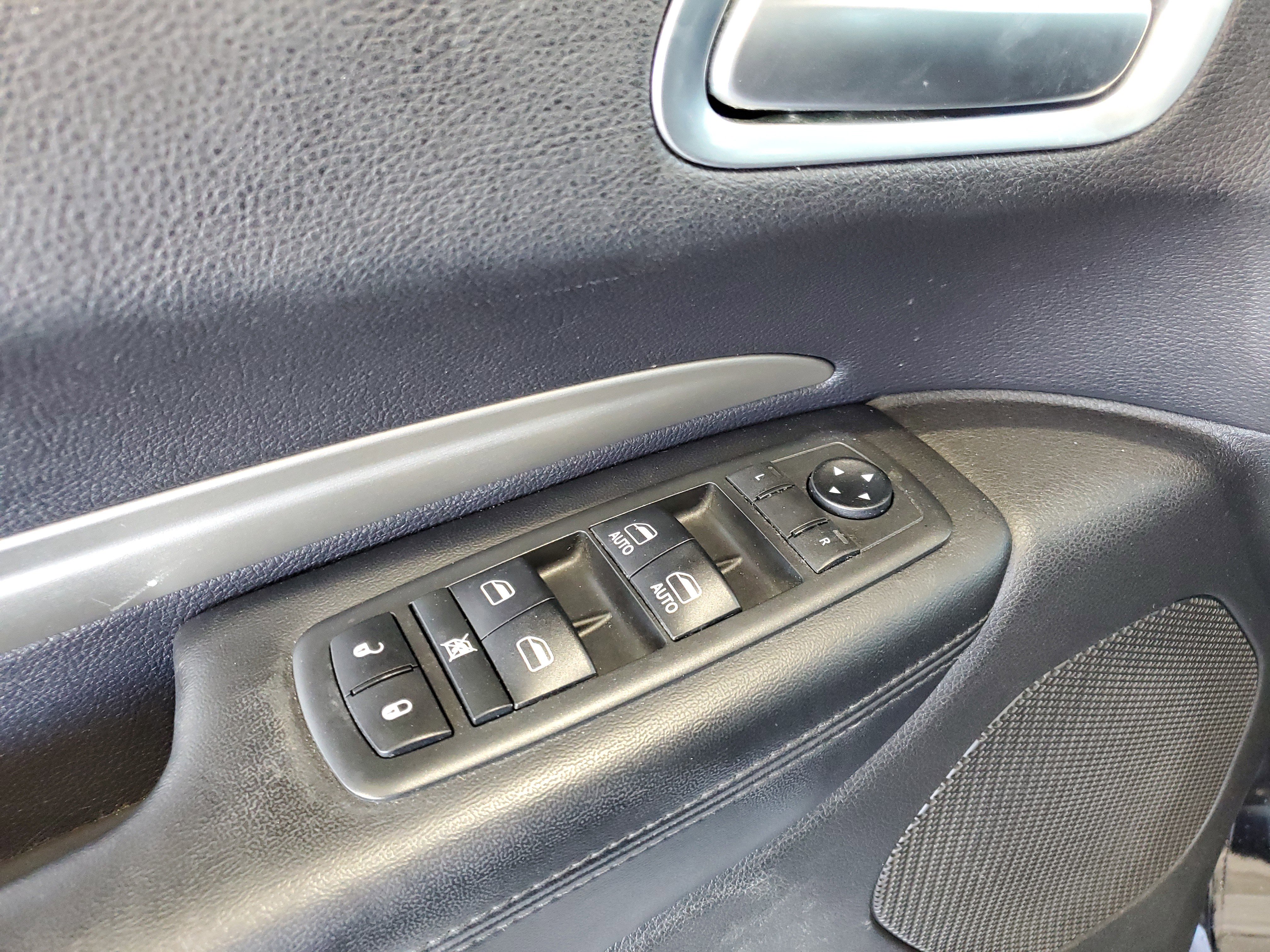 Used 2019 Dodge Durango SXT RWD image 16