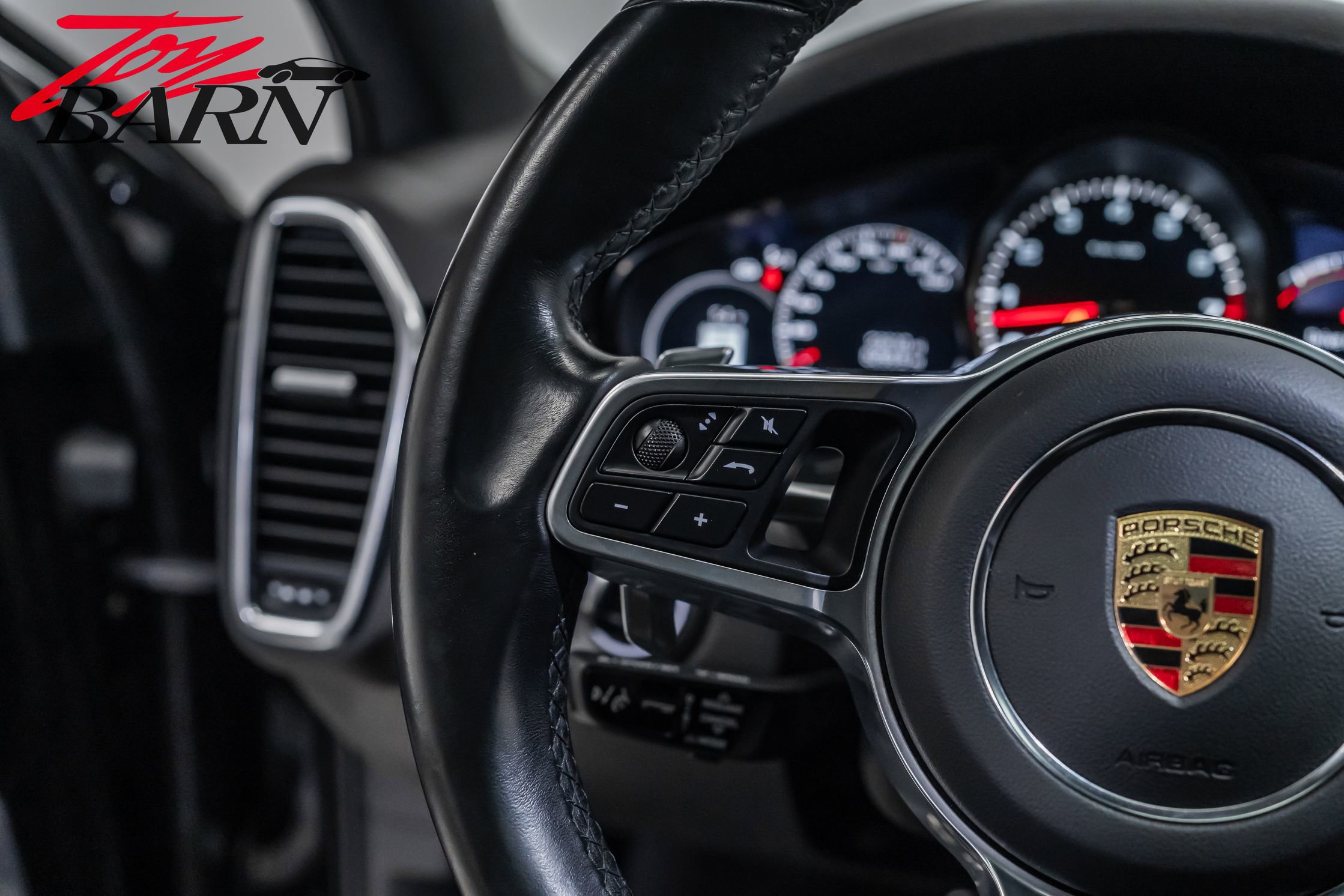 Used 2022 Porsche Cayenne S image 29