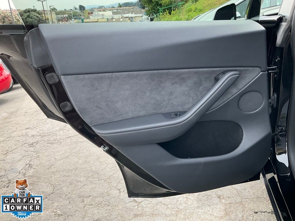 Used 2024 Tesla Model Y Long Range image 49