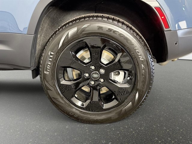 Used 2025 Land Rover Defender 110 S image 33