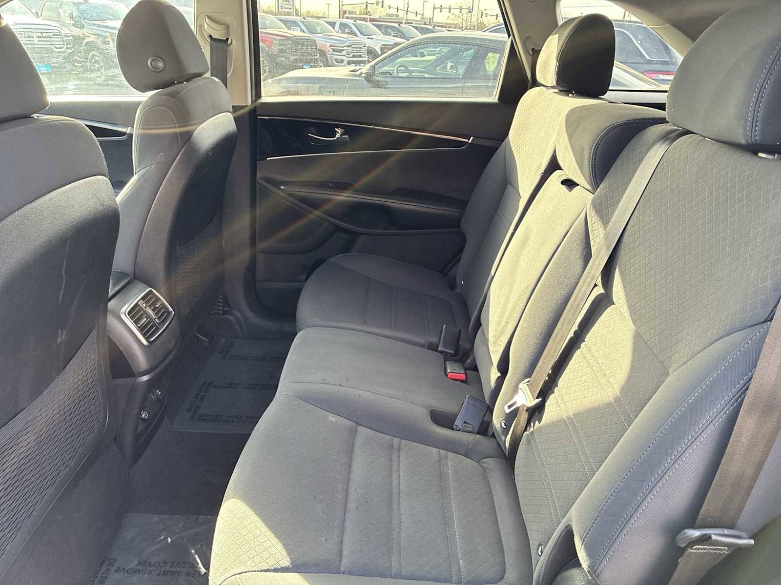 Used 2018 Kia Sorento LX image 24