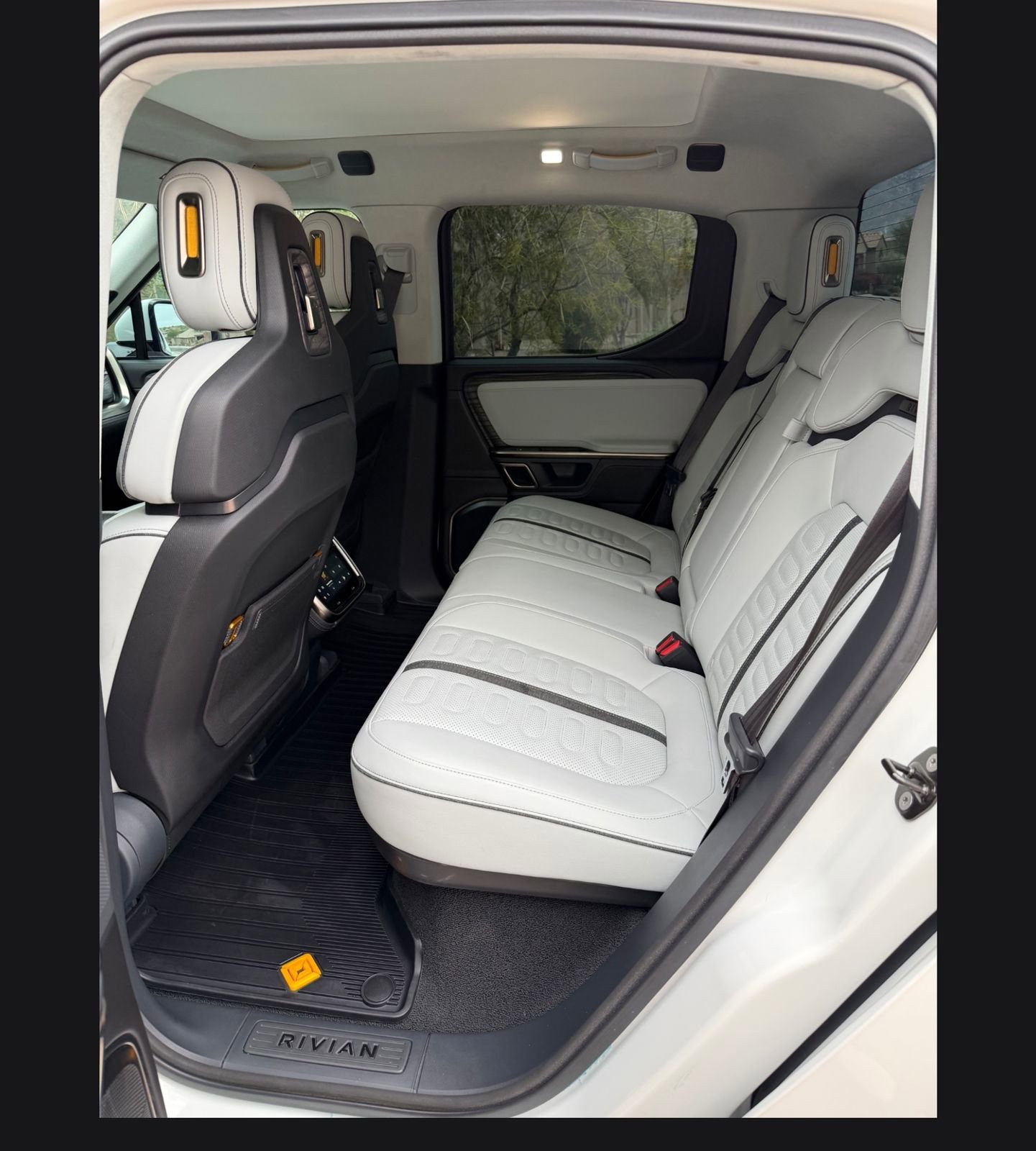Used 2022 Rivian R1T Adventure AWD/4WD image 9