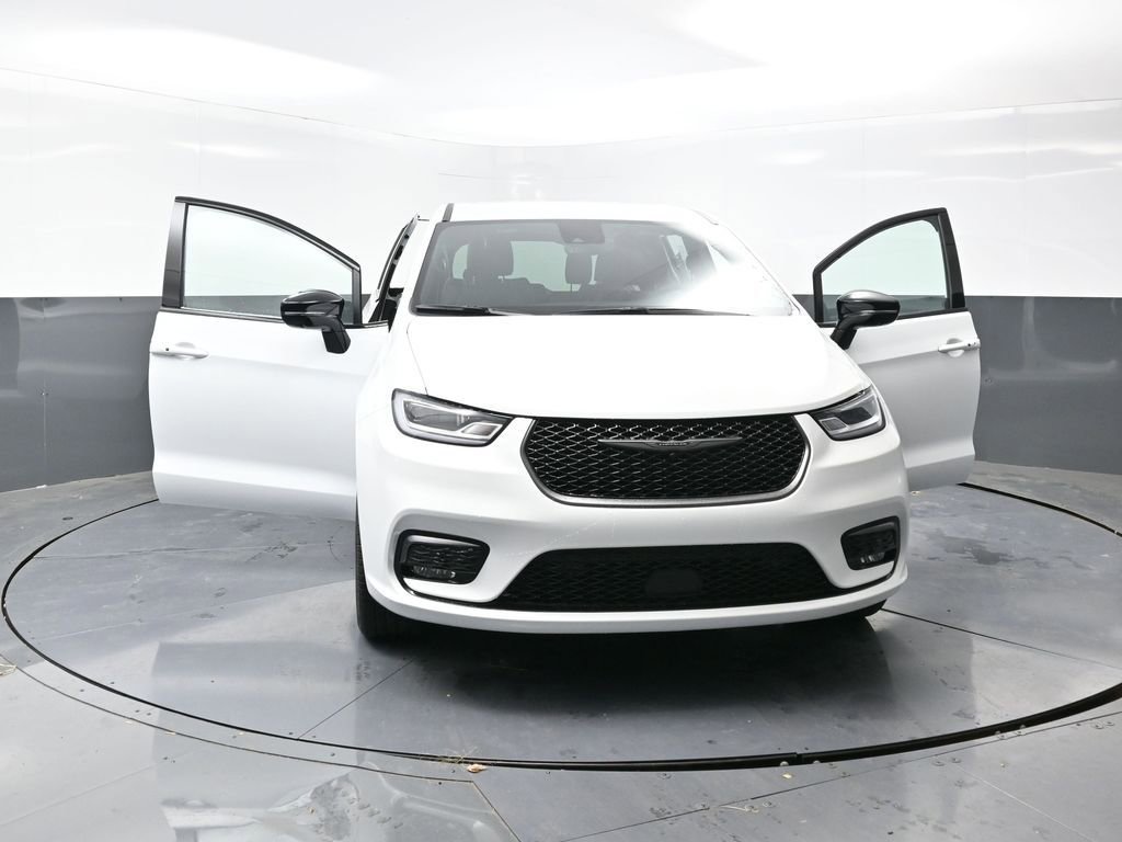 New 2026 Chrysler Pacifica Select image 51