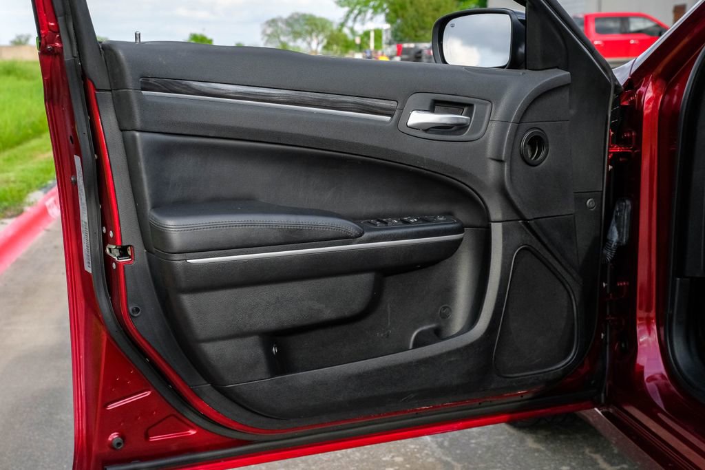 Used 2019 Chrysler 300 Touring w/ Sport Appearance Package image 45