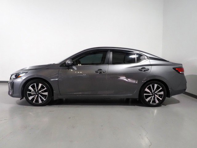 Used 2024 Nissan Sentra SV w/ SV Premium Package image 9