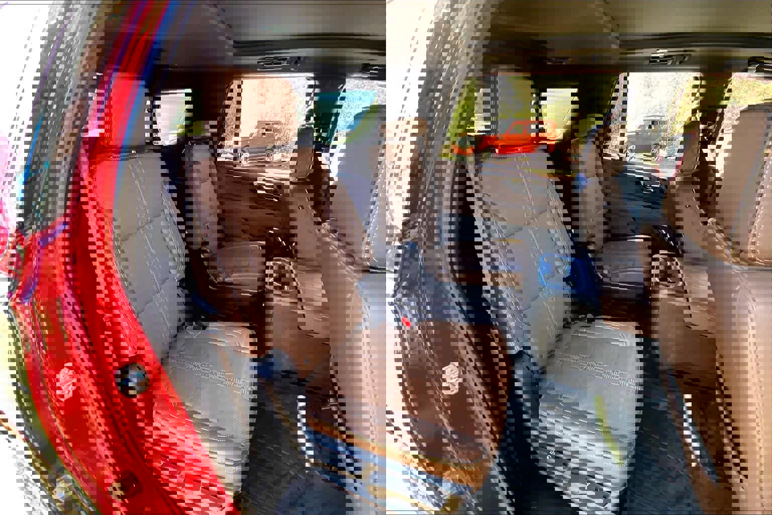 Certified 2025 Chevrolet Tahoe High Country w/ Sun And Tow Package image 18