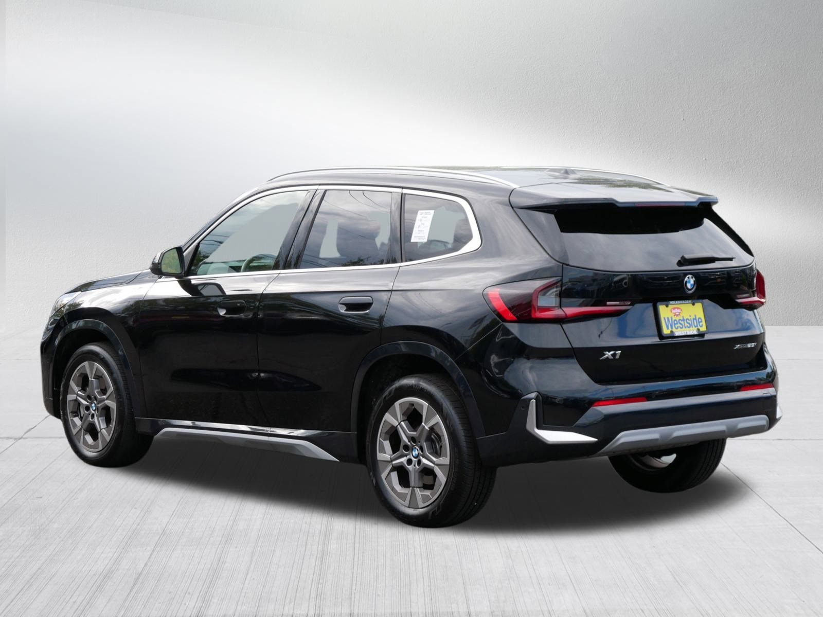 Used 2025 BMW X1 xDrive28i image 5