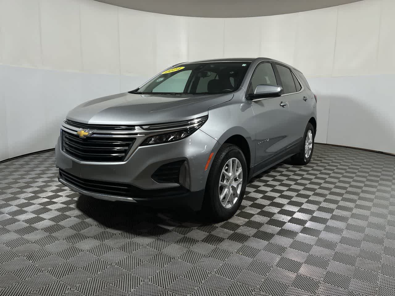 Used 2024 Chevrolet Equinox LT FWD image 4