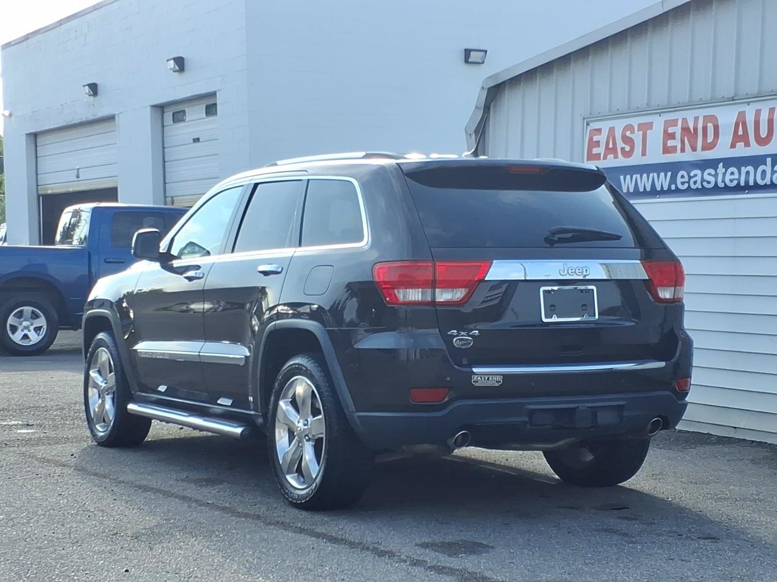 Used 2012 Jeep Grand Cherokee Overland Summit AWD/4WD image 3