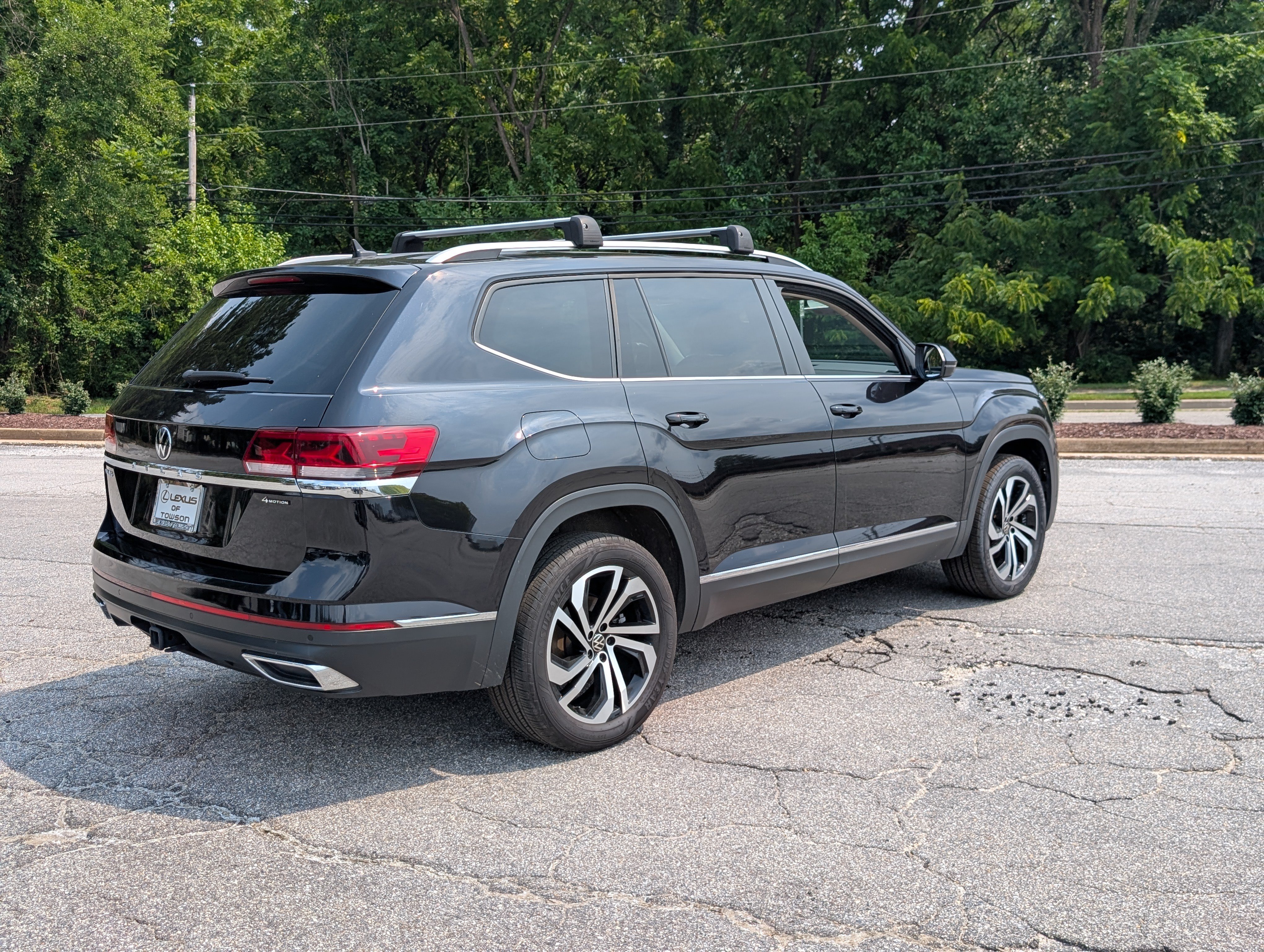Used 2023 Volkswagen Atlas SEL AWD/4WD image 3