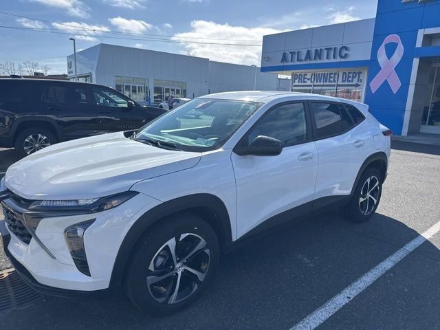 Certified 2024 Chevrolet Trax RS image 1