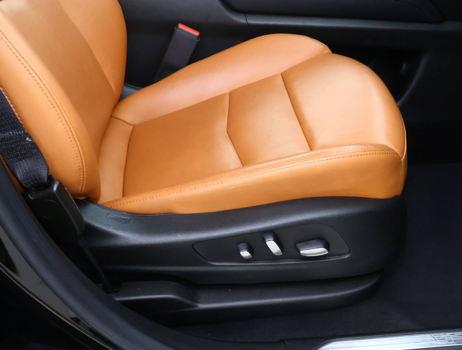 Used 2024 Cadillac XT5 Premium Luxury w/ Technology Package FWD image 19