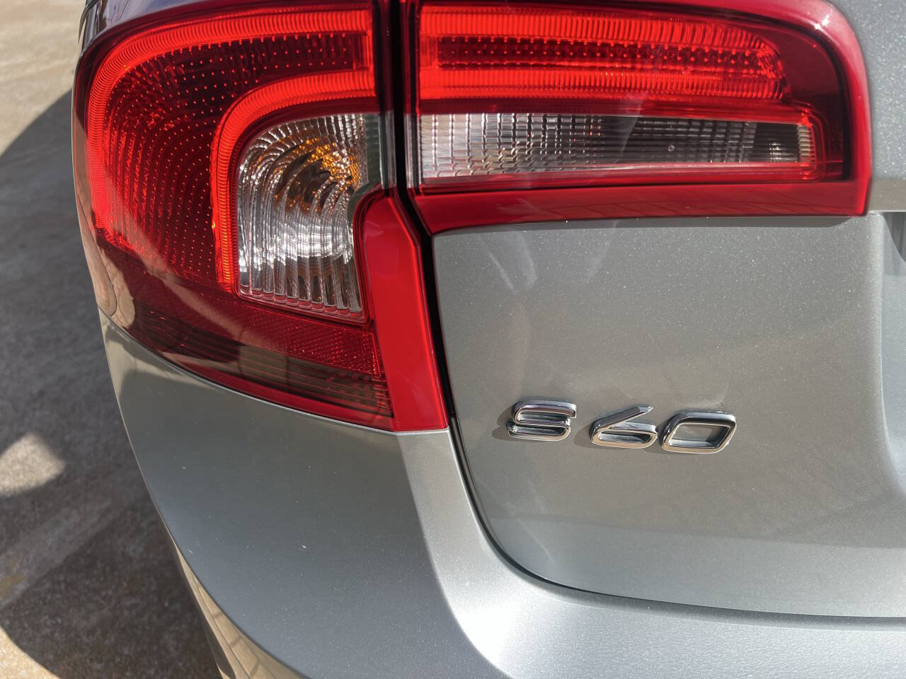 Used 2018 Volvo S60 T5 Dynamic w/ Vision Package FWD image 10