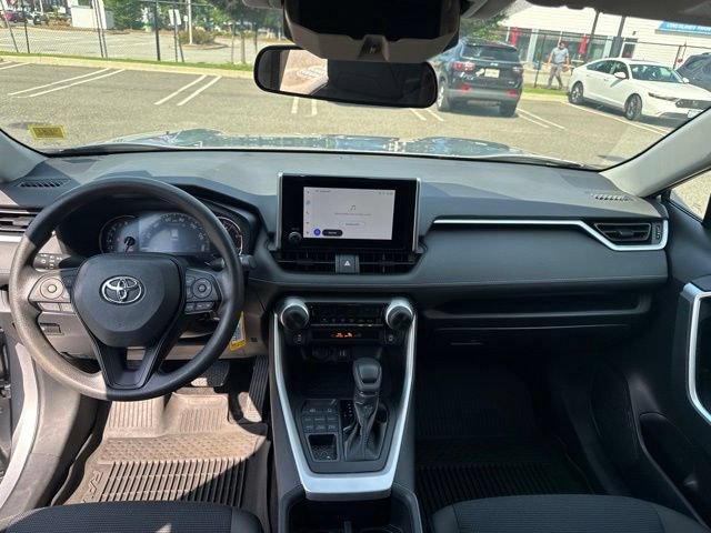 Used 2023 Toyota RAV4 LE AWD/4WD image 15