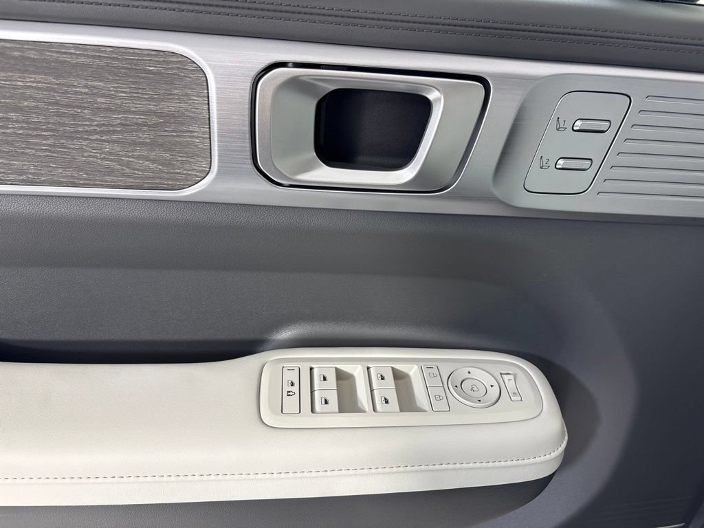 New 2027 Hyundai Santa Fe Limited FWD image 17