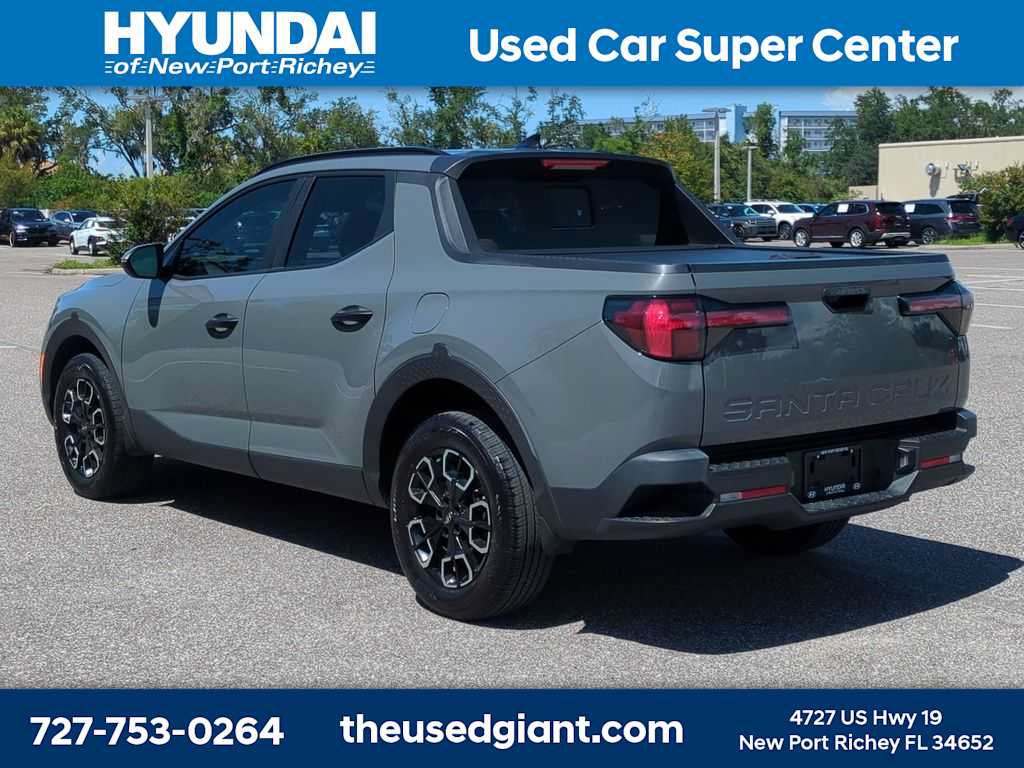 Certified 2022 Hyundai Santa Cruz SEL w/ Activity Package FWD image 3