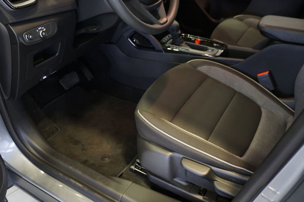 Certified 2025 Chevrolet TrailBlazer LS w/ LS Convenience Package image 24