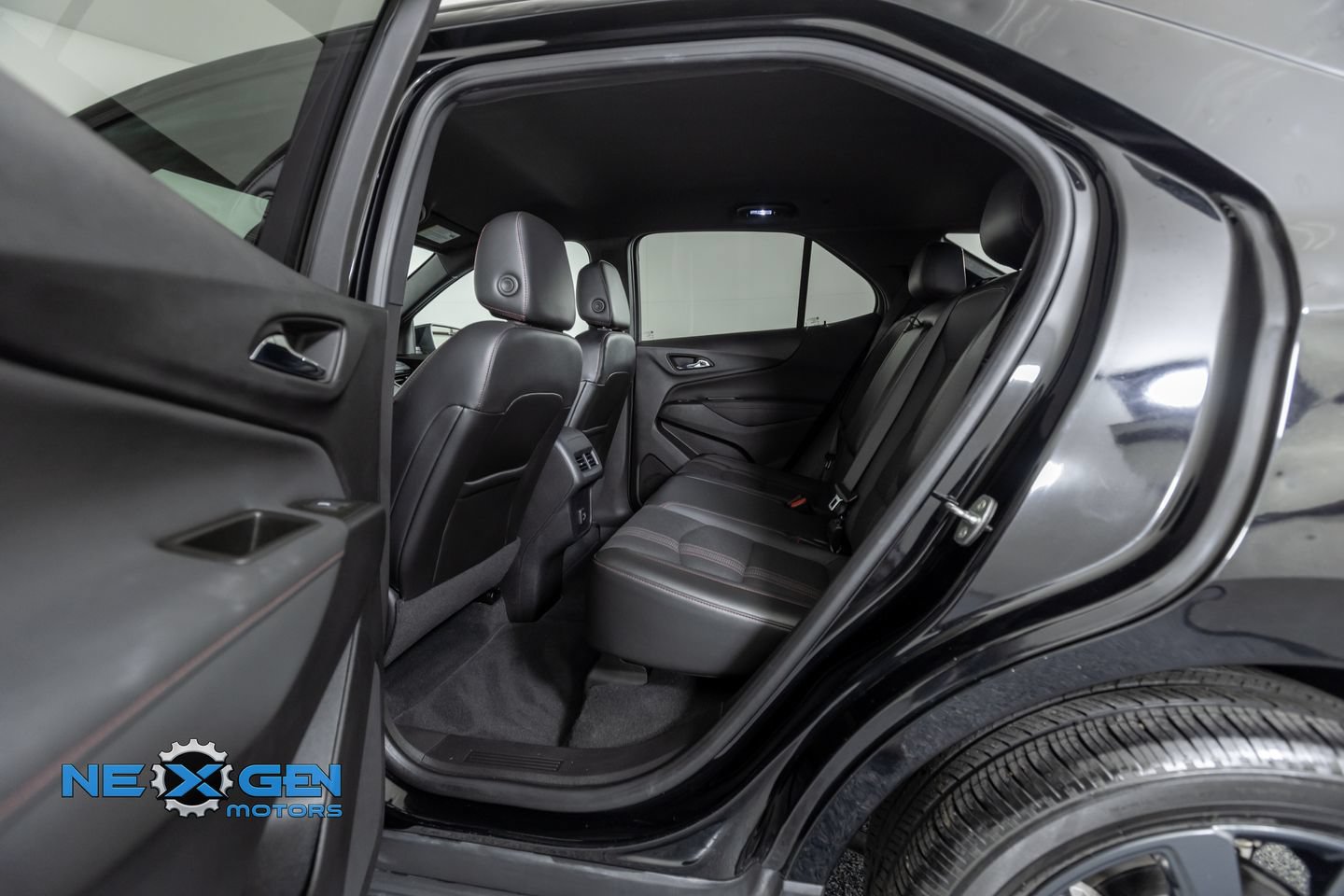 Used 2023 Chevrolet Equinox RS FWD image 25