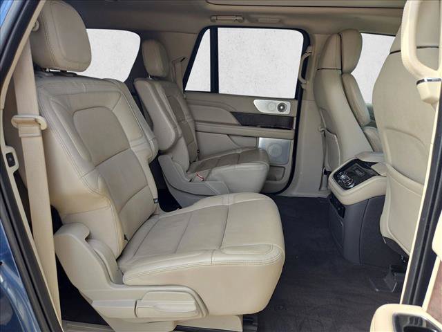 Used 2020 Lincoln Navigator L Reserve w/ Luxury Package AWD/4WD image 21