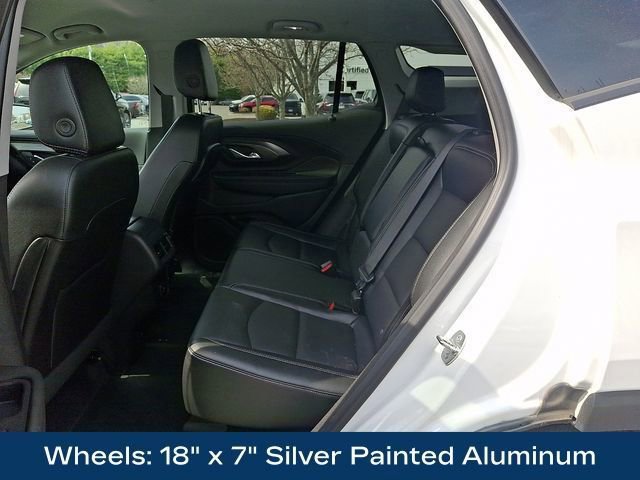 Used 2024 GMC Terrain SLT image 29