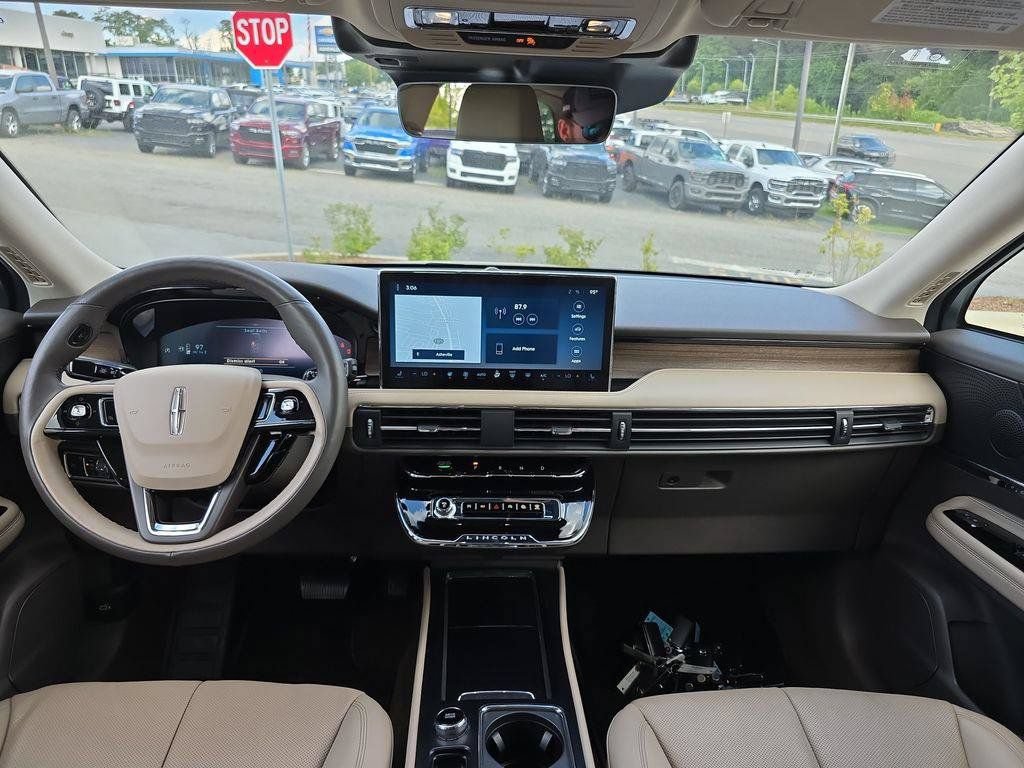 Used 2023 Lincoln Corsair Reserve w/ Equipment Group 201A AWD/4WD image 17