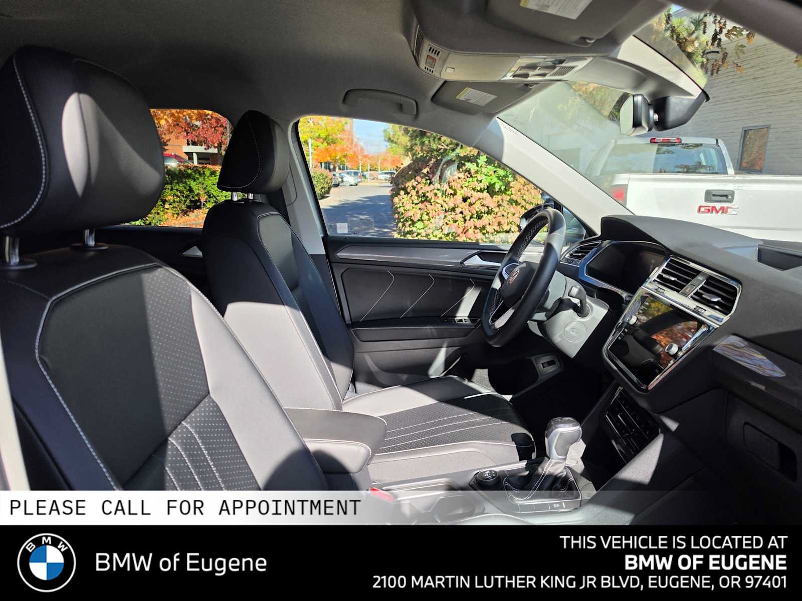 Used 2022 Volkswagen Tiguan SE AWD/4WD image 11