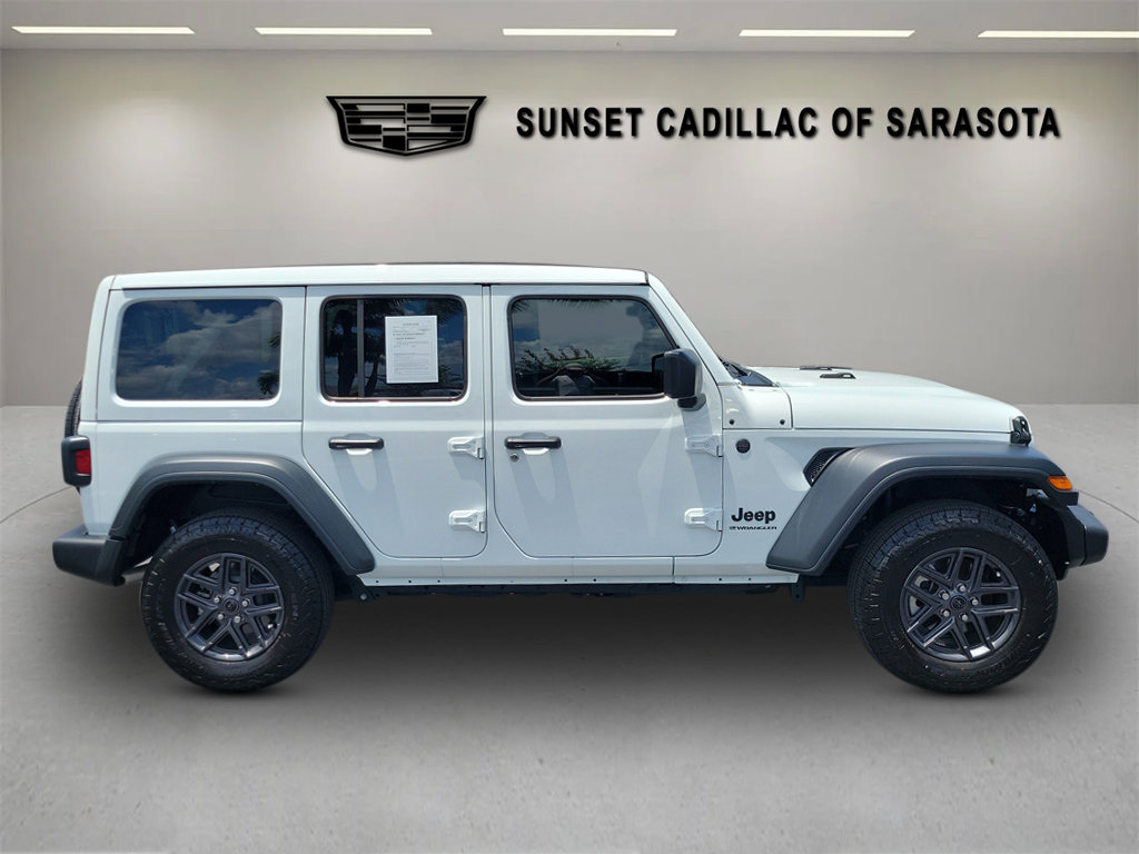 Used 2025 Jeep Wrangler Unlimited Sport AWD/4WD image 3