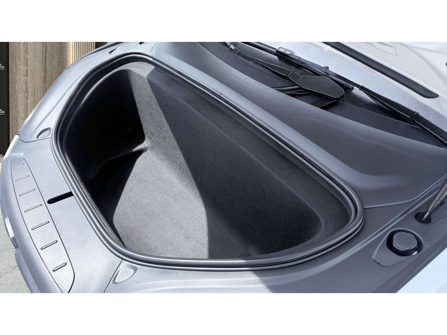 Used 2024 Tesla Model X Plaid image 25
