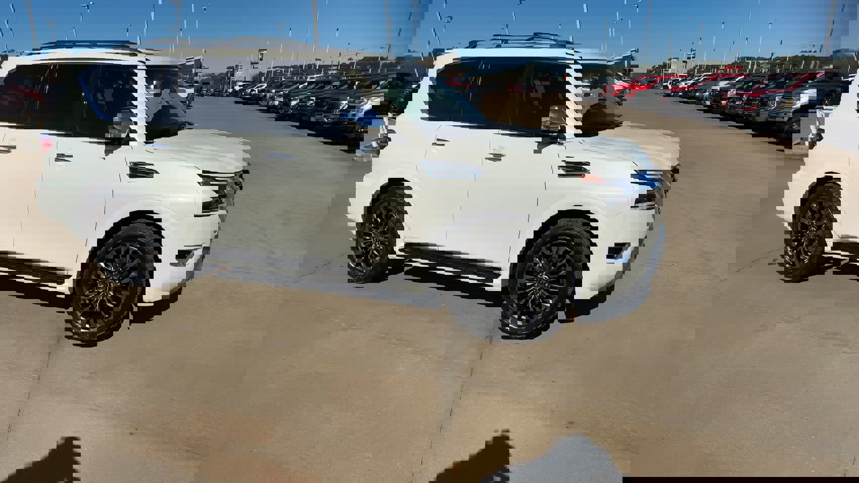 Used 2023 Nissan Armada Platinum w/ Captain's Chairs Package image 9