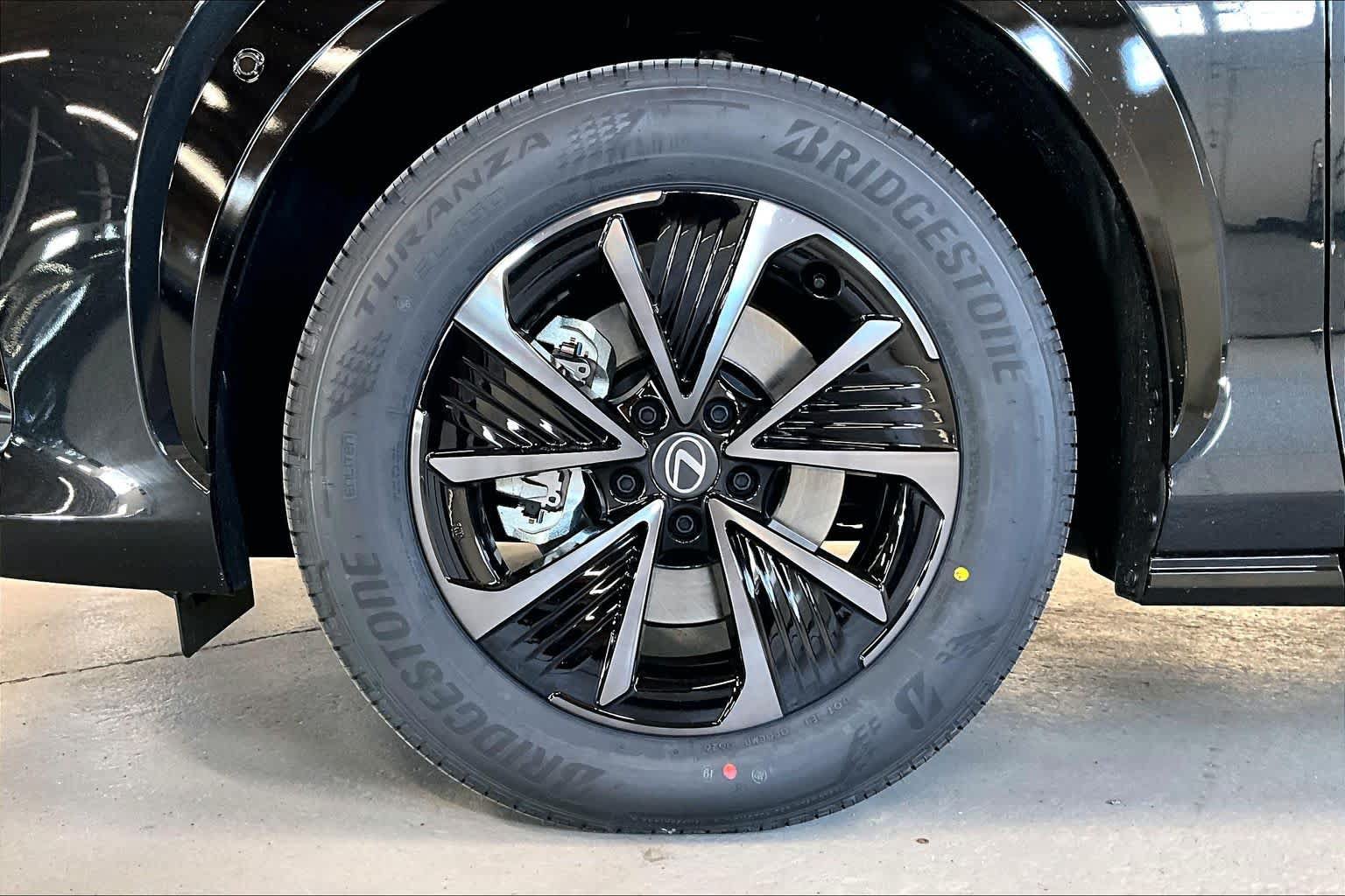 New 2026 Lexus RZ 450e AWD image 12