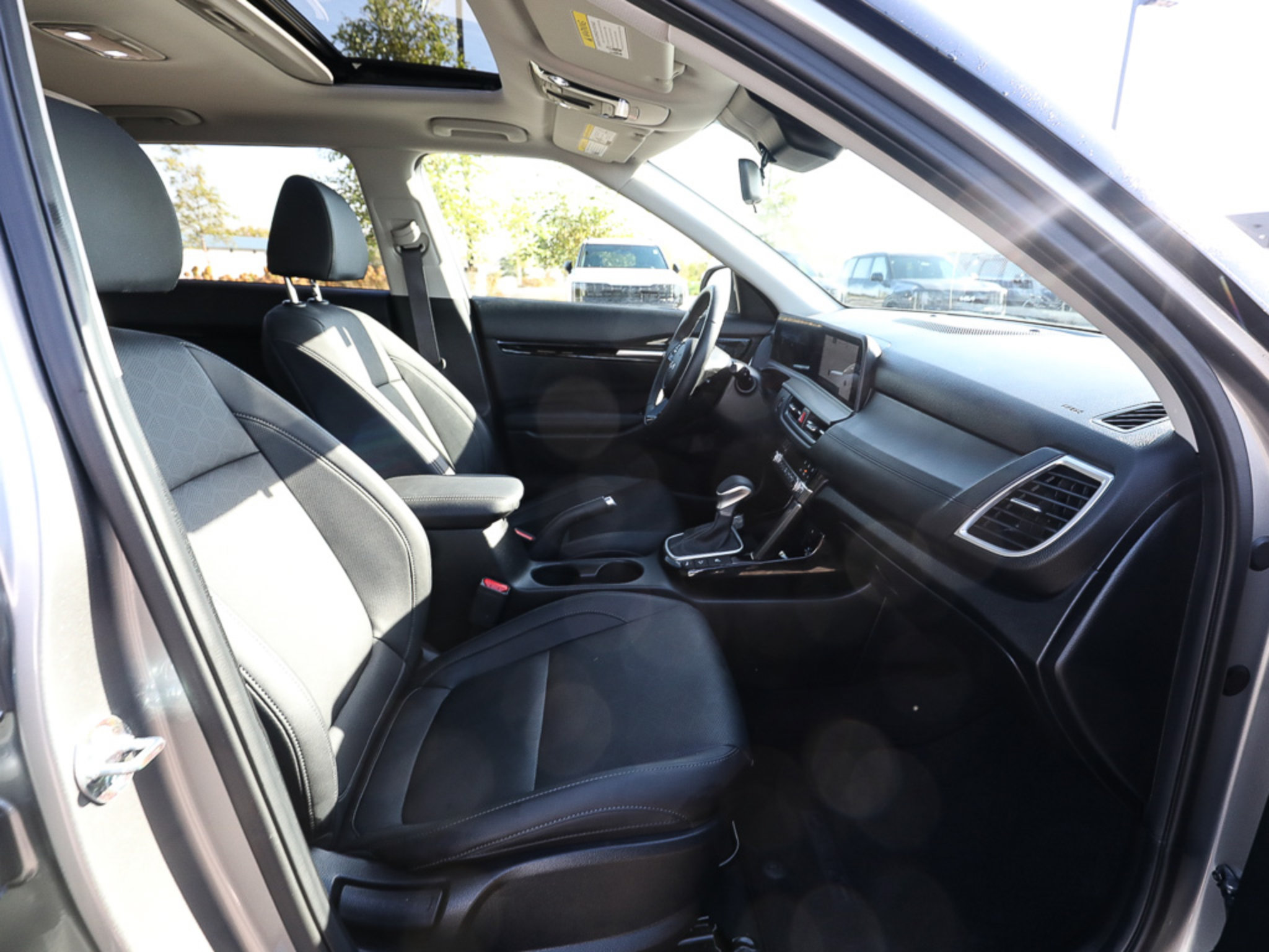 Certified 2026 Kia Seltos EX w/ EX Sunroof Package FWD image 22