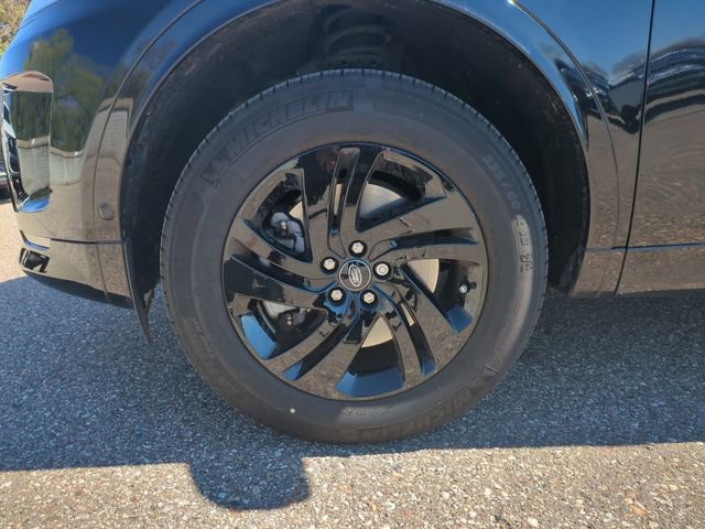 Used 2025 Land Rover Discovery Sport S image 21