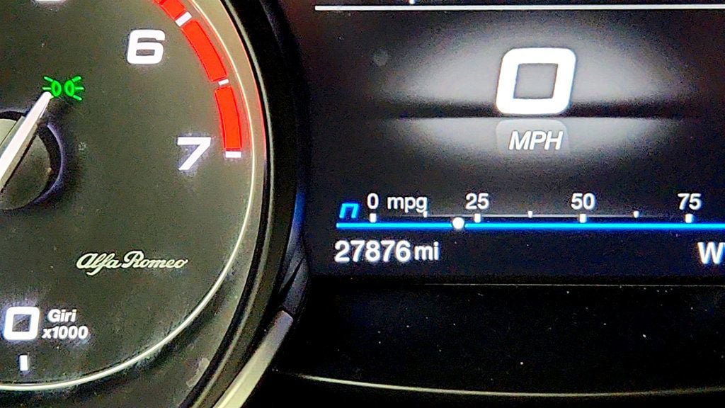 Used 2022 Alfa Romeo Stelvio Veloce AWD/4WD image 16