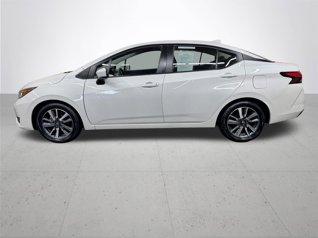 Used 2024 Nissan Versa SV image 3