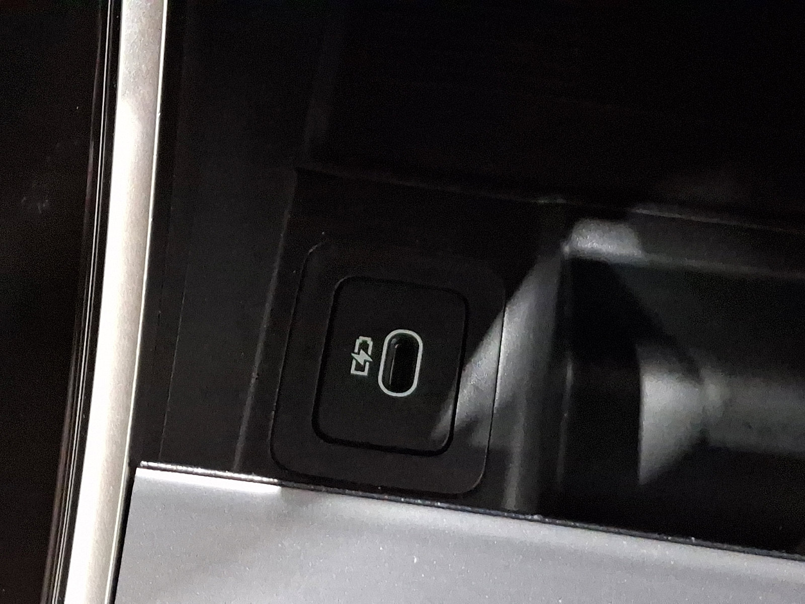 Certified 2026 Land Rover Range Rover Velar S image 25