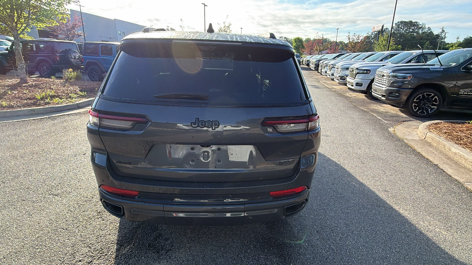 Used 2025 Jeep Grand Cherokee L Summit AWD/4WD image 9