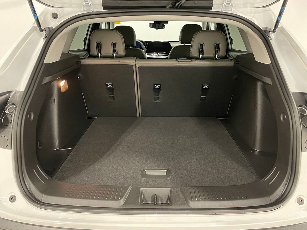 Used 2025 Chevrolet Trax ACTIV w/ Sunroof Package FWD image 5