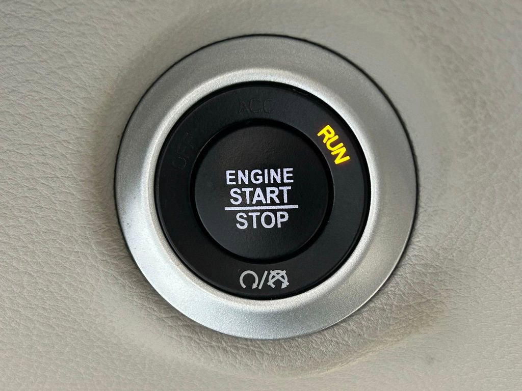 Used 2023 Chrysler Pacifica Limited image 25