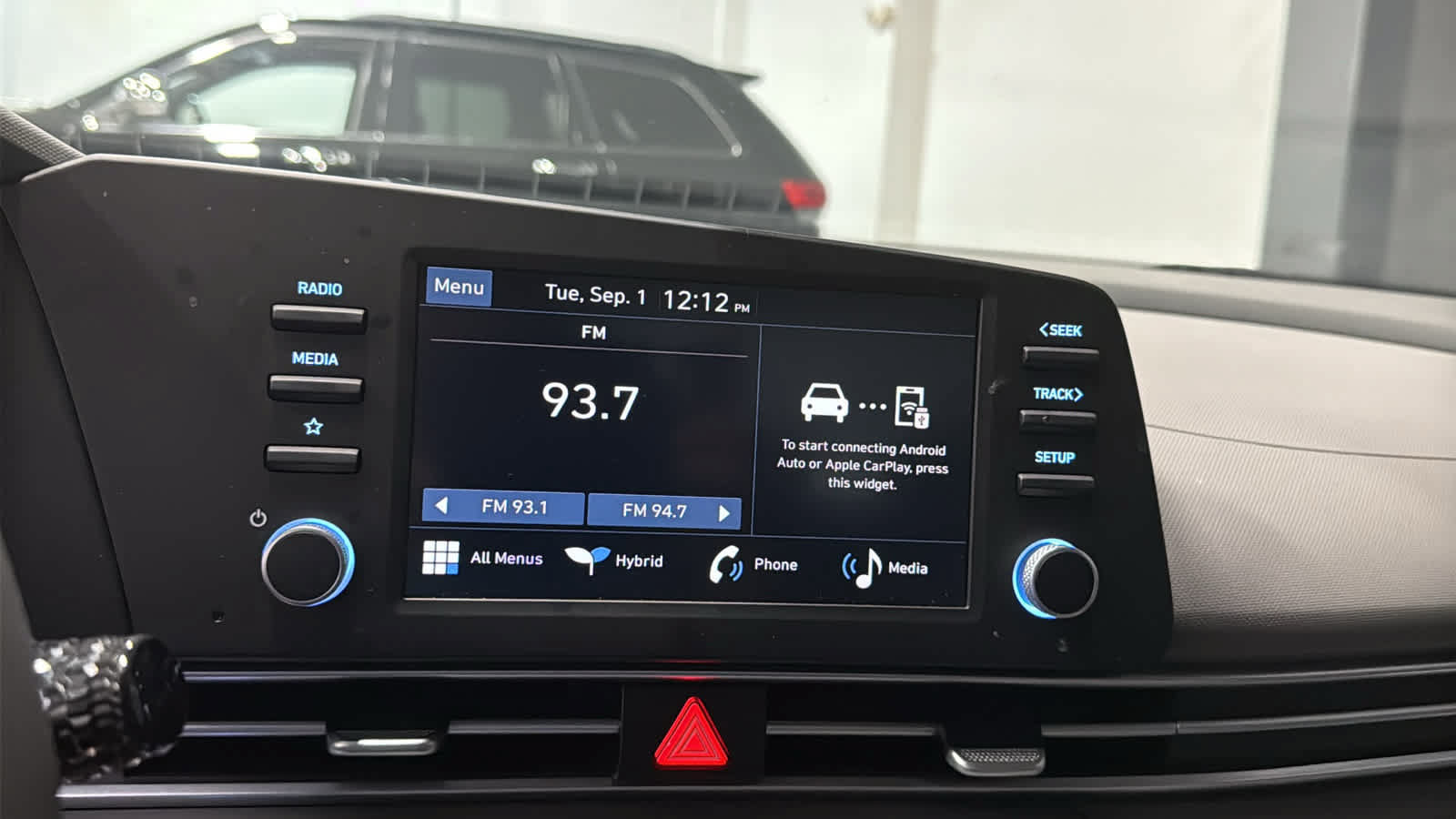Used 2025 Hyundai Elantra Hybrid FWD image 15