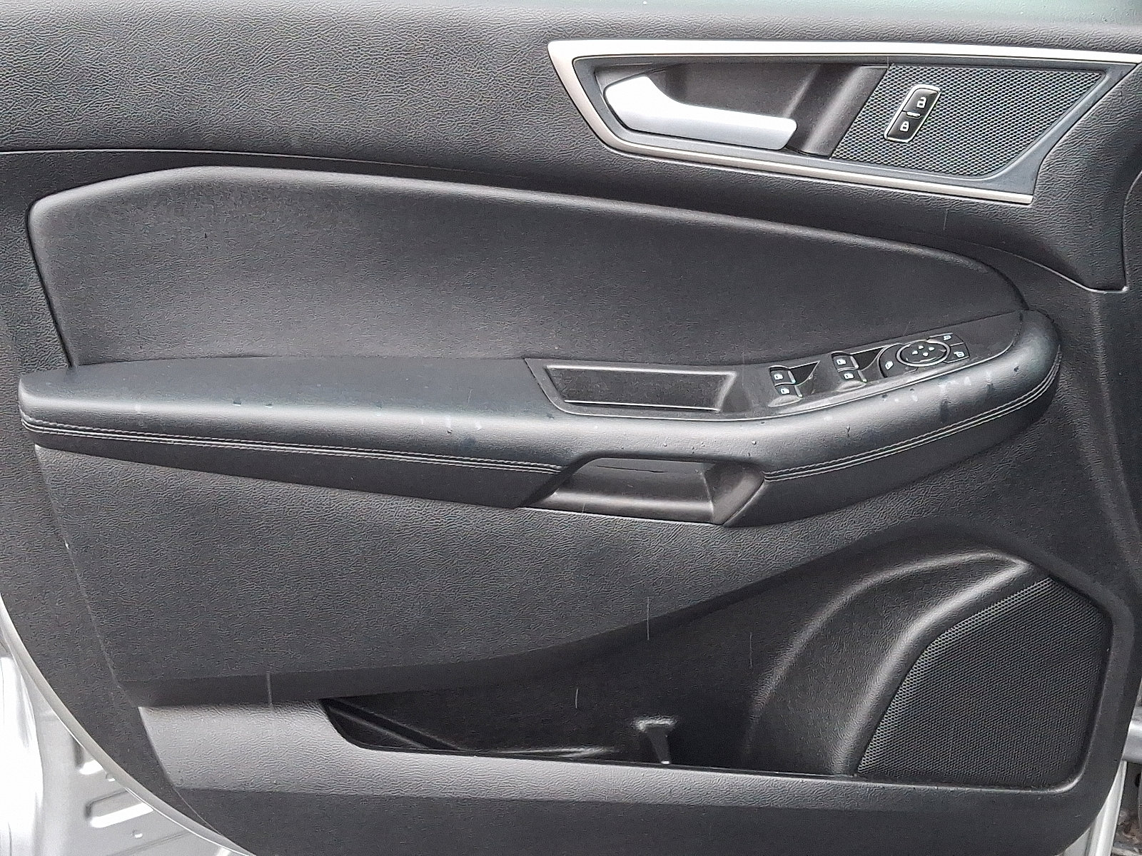 Used 2024 Ford Edge SEL w/ Convenience Package image 13