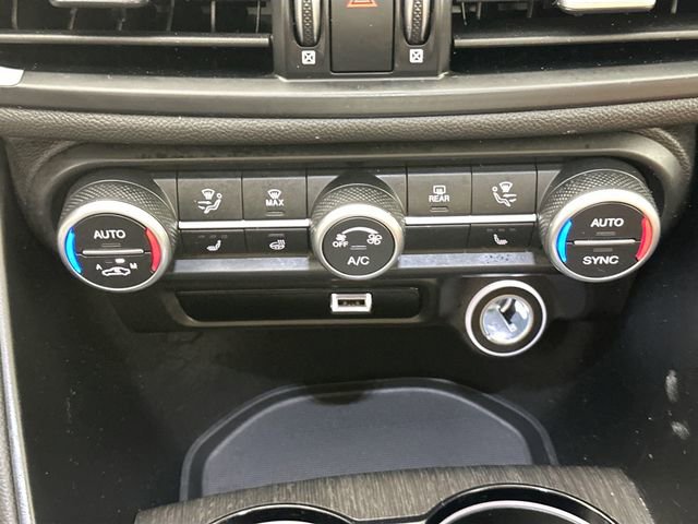 Used 2022 Alfa Romeo Giulia Ti AWD/4WD image 14