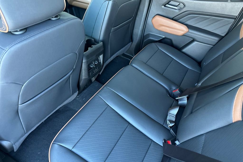 New 2026 GMC Canyon AT4 w/ Technology Plus Package AWD/4WD image 10