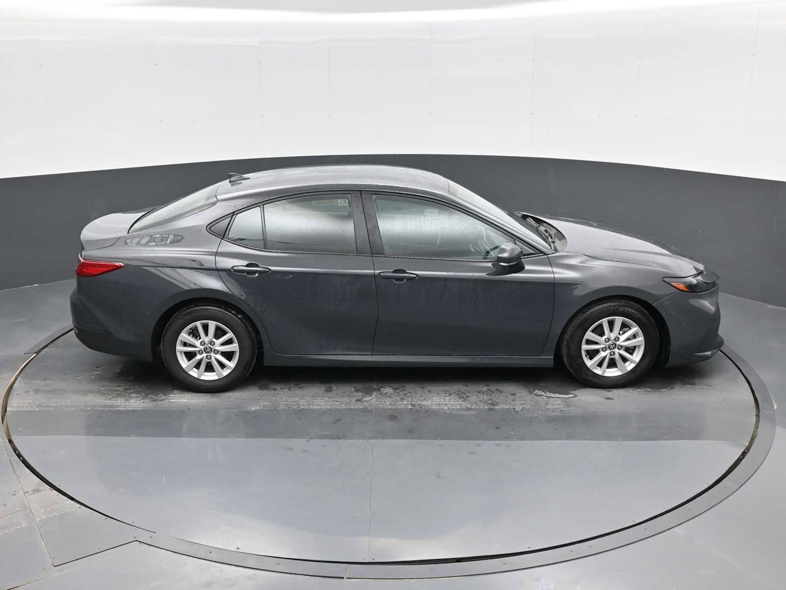 Used 2025 Toyota Camry LE image 29