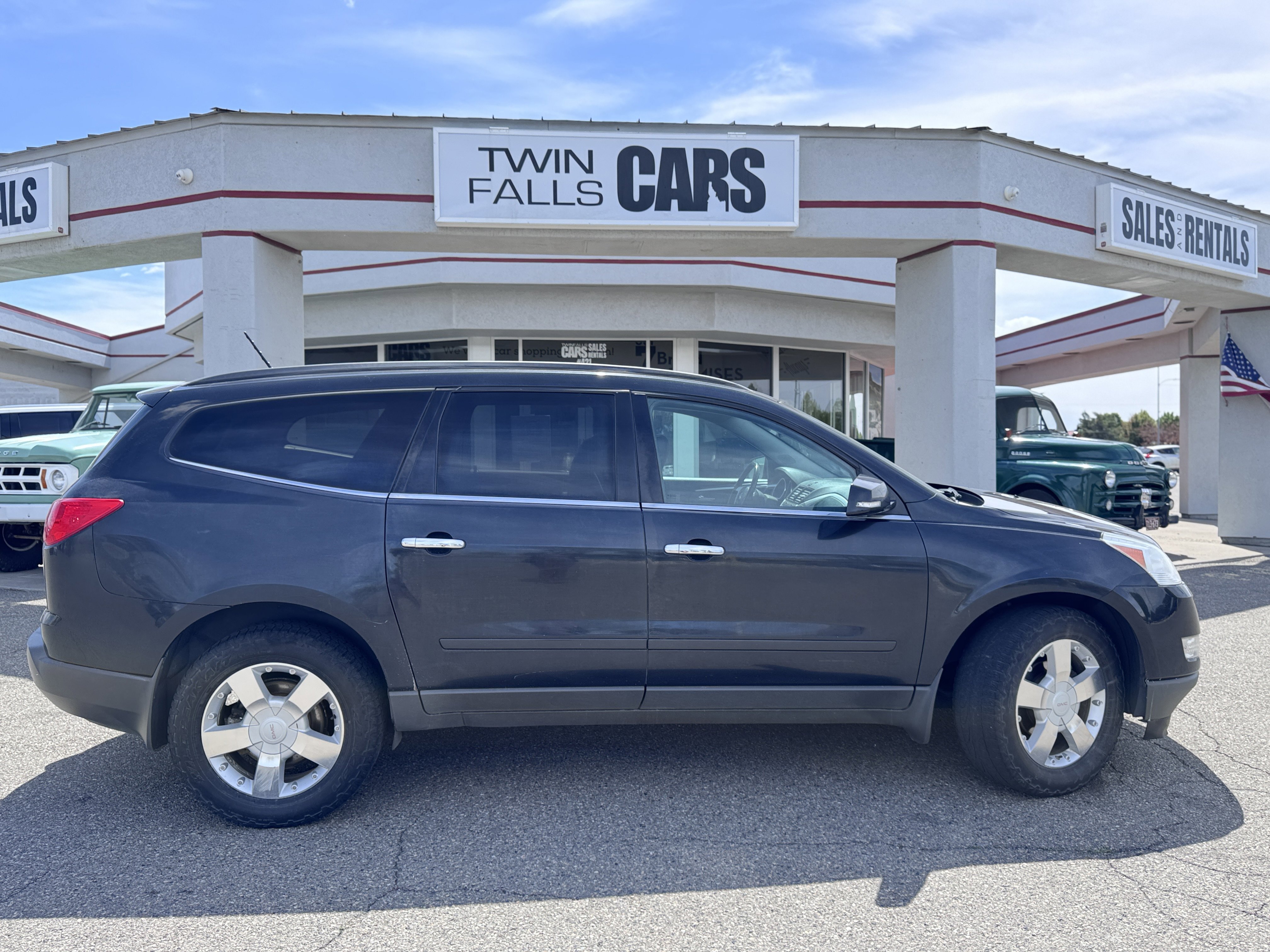 Used 2011 Chevrolet Traverse LT w/ Personal Connectivity Package AWD/4WD image 9