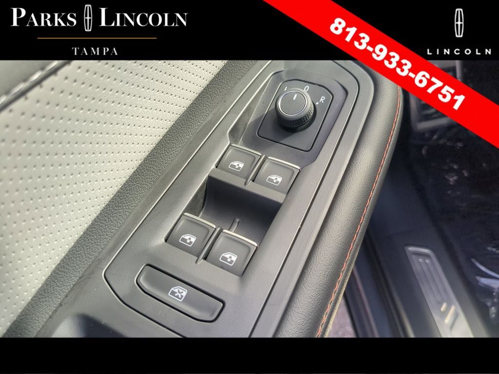 Used 2025 Volkswagen Atlas Peak Edition SE AWD/4WD image 19